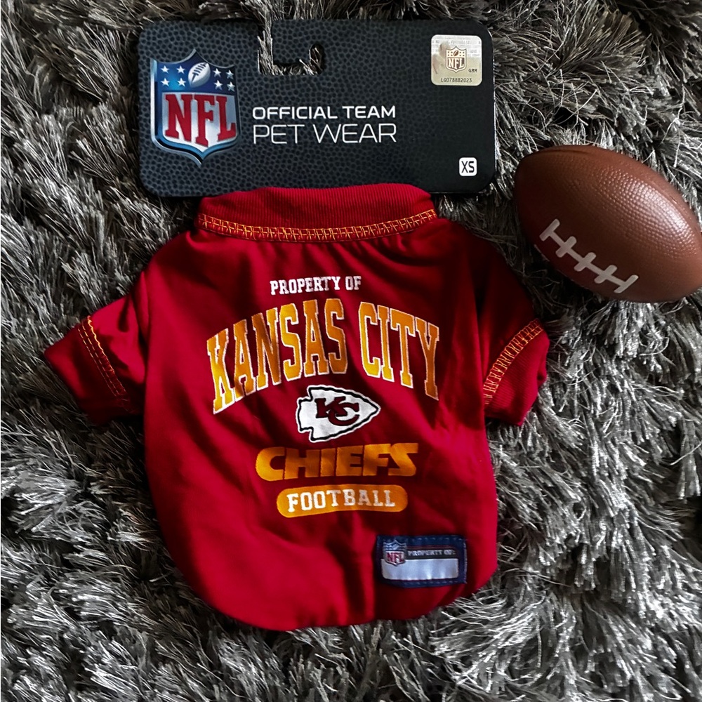 NWT Kansas City Chiefs NFL XS Cat or dog t-shirt #swiftie #chiefs cat clothes